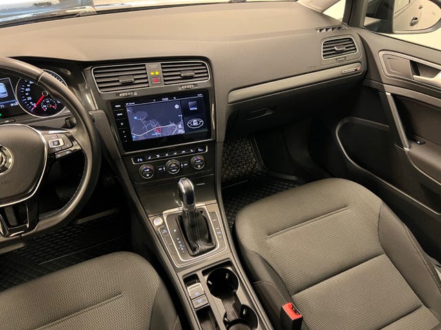 2018 VOLKSWAGEN GOLF - 10