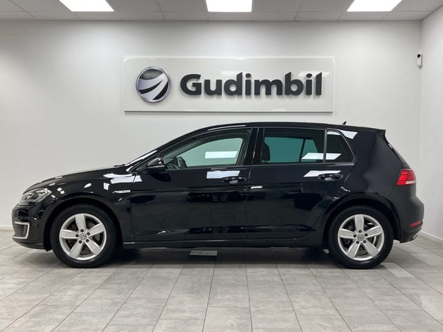 WVWZZZAUZJ8900977 2018 VOLKSWAGEN GOLF-1