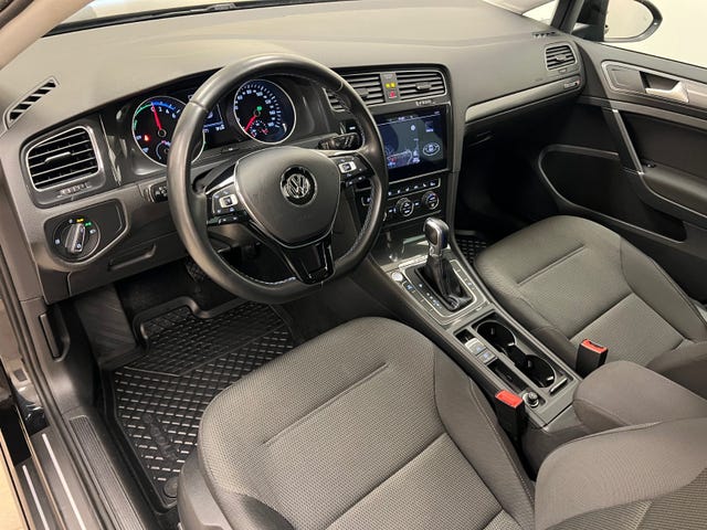 WVWZZZAUZJ8900977 2018 VOLKSWAGEN GOLF-4