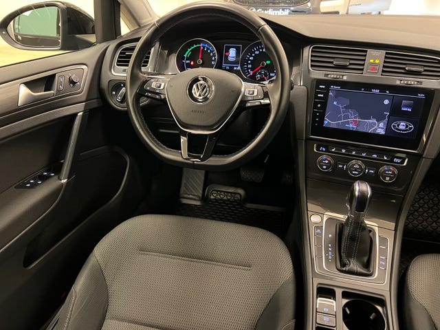 2018 VOLKSWAGEN GOLF - 9
