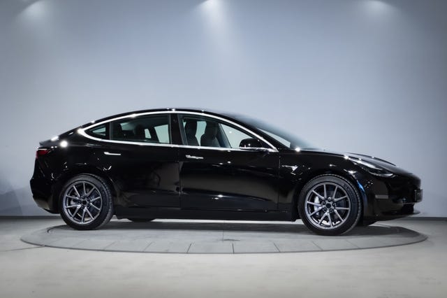 5YJ3E7EB4KF233532 2019 TESLA MODEL 3-5