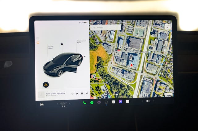 2019 TESLA MODEL 3 - 24