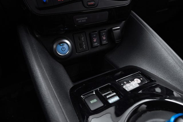 2022 NISSAN LEAF - 21