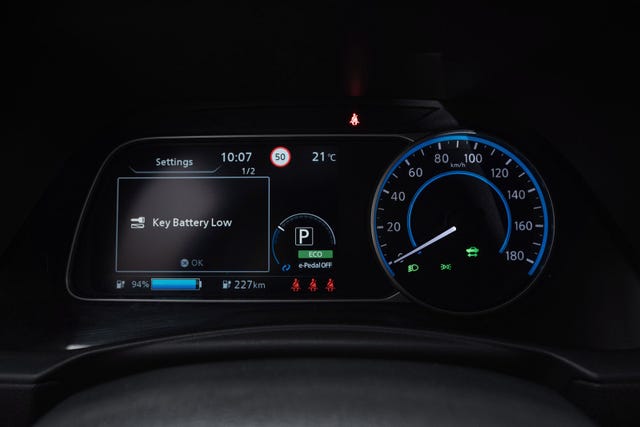 2022 NISSAN LEAF - 16