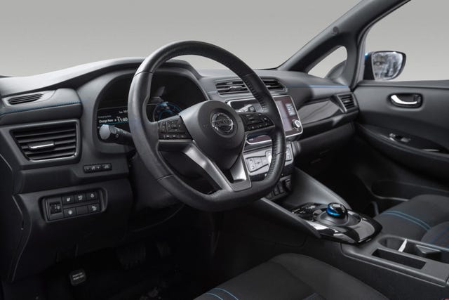 2022 NISSAN LEAF - 11
