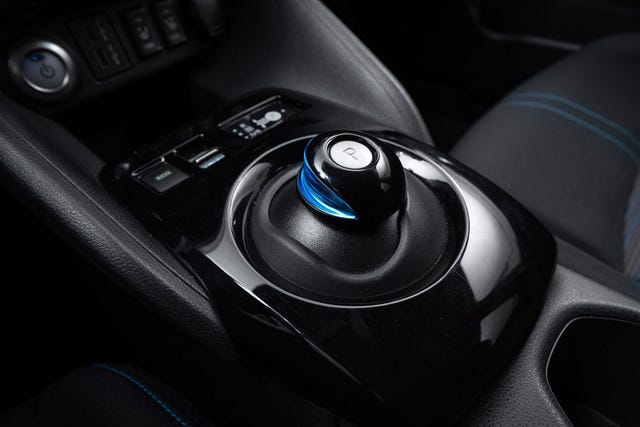 2022 NISSAN LEAF - 22