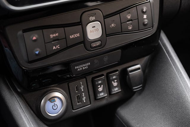 2022 NISSAN LEAF - 17
