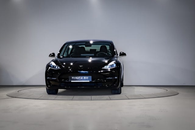 5YJ3E7EB2KF233643 2019 TESLA MODEL 3-2
