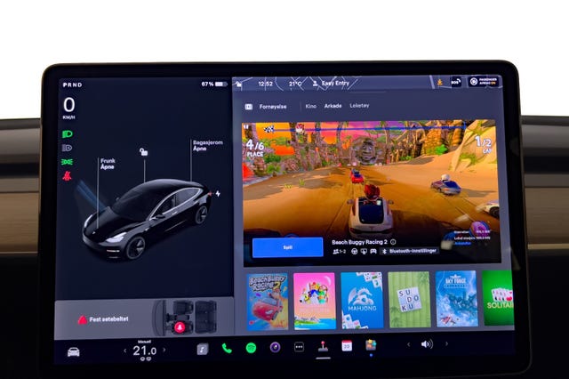 2019 TESLA MODEL 3 - 28