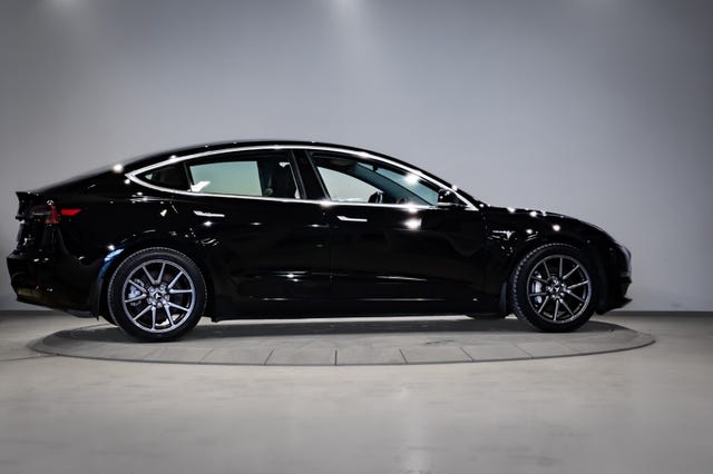 5YJ3E7EB2KF233643 2019 TESLA MODEL 3-5