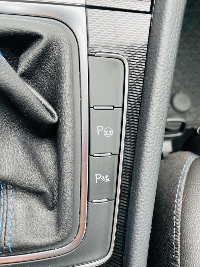 2015 VOLKSWAGEN GOLF - 36