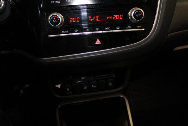 2020 MITSUBISHI OUTLANDER - 24