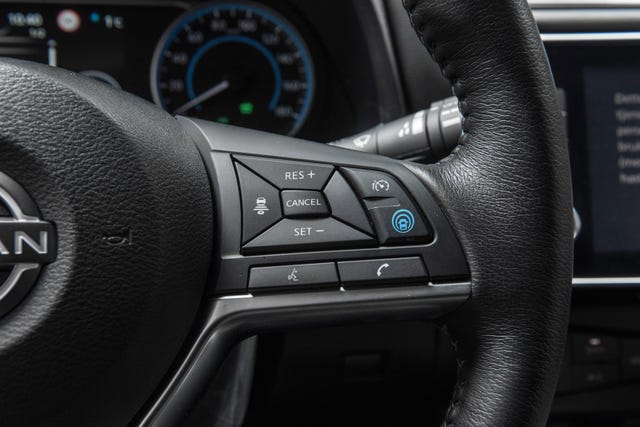 2022 NISSAN LEAF - 16