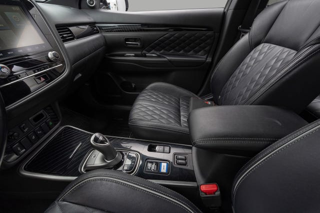 2020 MITSUBISHI OUTLANDER - 13