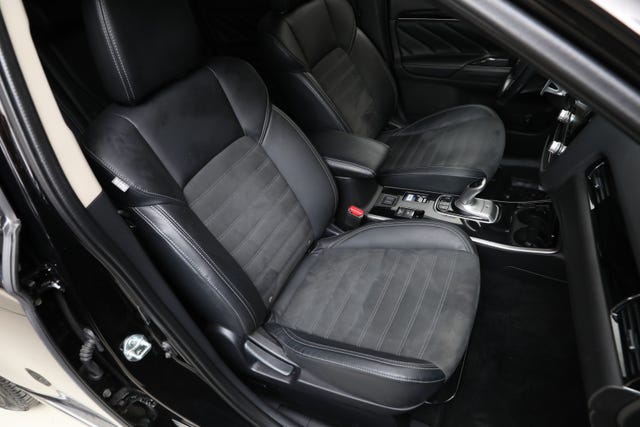2020 MITSUBISHI OUTLANDER - 19