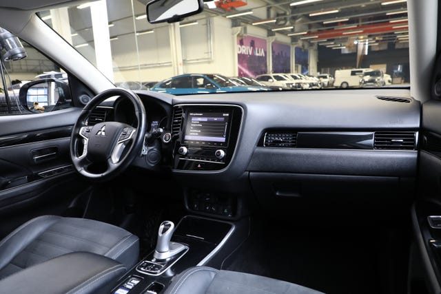 2020 MITSUBISHI OUTLANDER - 10