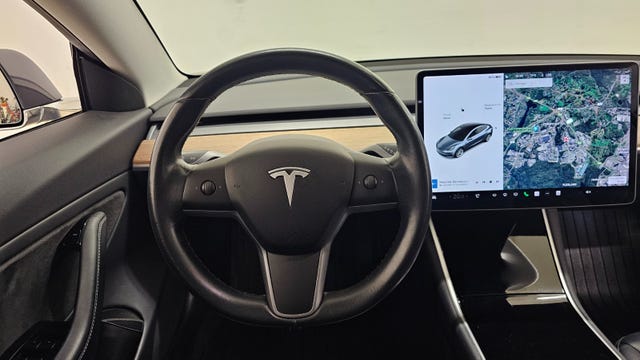 2019 TESLA MODEL 3 - 16