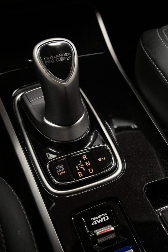 2020 MITSUBISHI OUTLANDER - 25