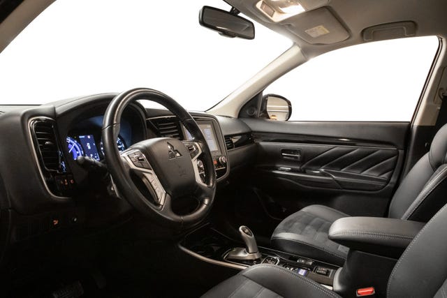 2020 MITSUBISHI OUTLANDER - 9