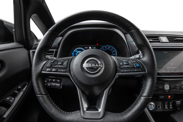 2022 NISSAN LEAF - 13