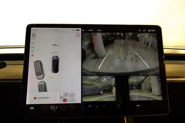 2019 TESLA MODEL 3 - 16