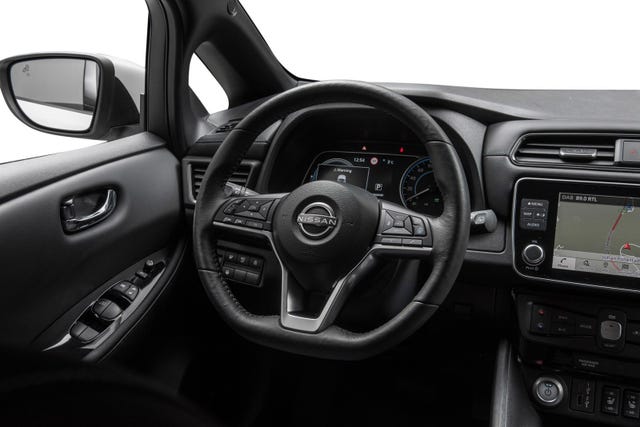 2022 NISSAN LEAF - 12