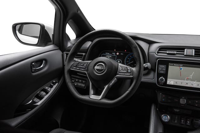 2022 NISSAN LEAF - 14