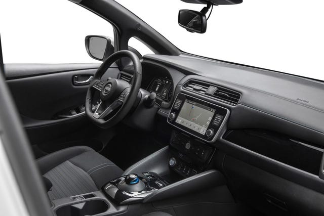 2022 NISSAN LEAF - 25
