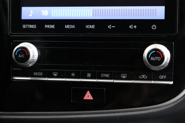 2020 MITSUBISHI OUTLANDER - 18