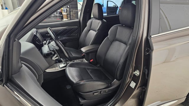 2020 MITSUBISHI OUTLANDER - 9
