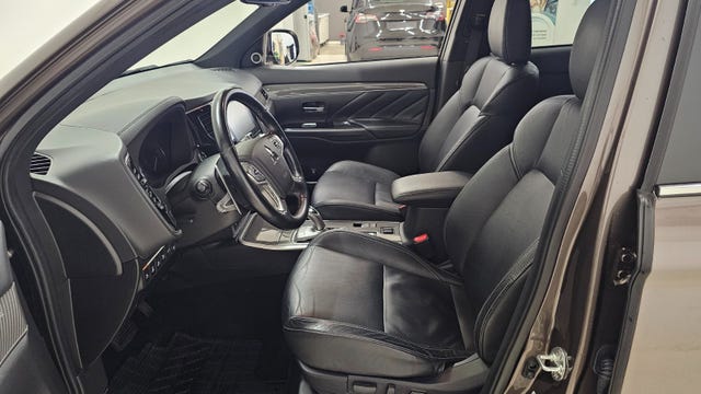 2020 MITSUBISHI OUTLANDER - 10