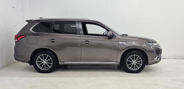 JMBXDGG3WLZ013572 2020 MITSUBISHI OUTLANDER-2