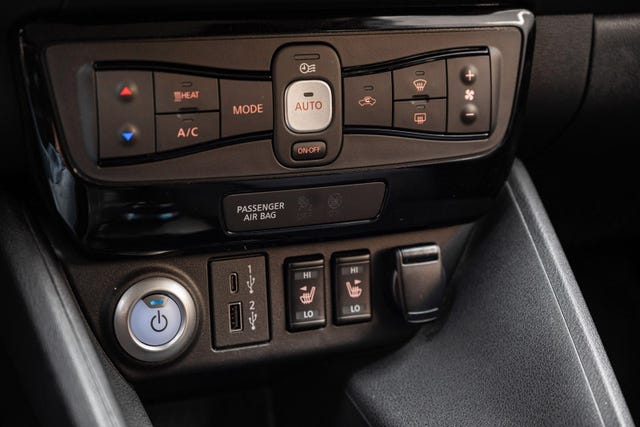 2022 NISSAN LEAF - 17
