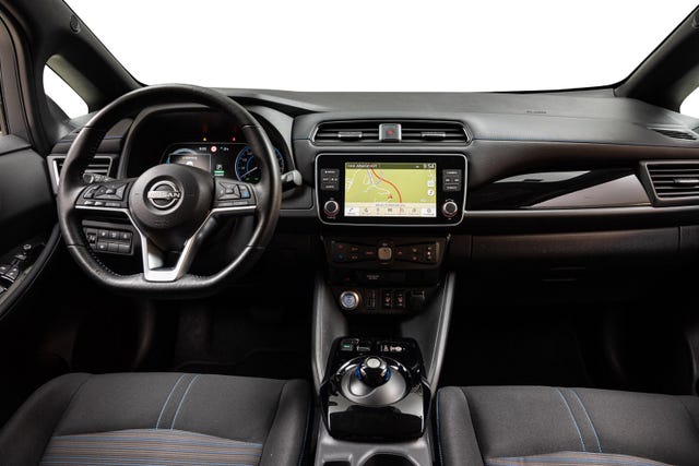 2022 NISSAN LEAF - 10