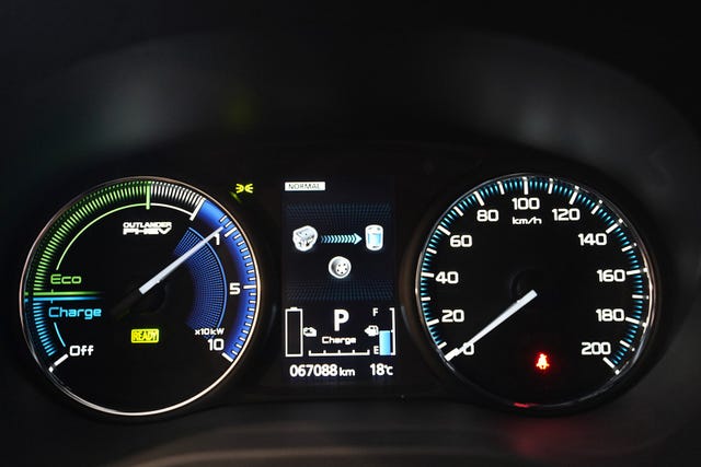 2020 MITSUBISHI OUTLANDER - 25