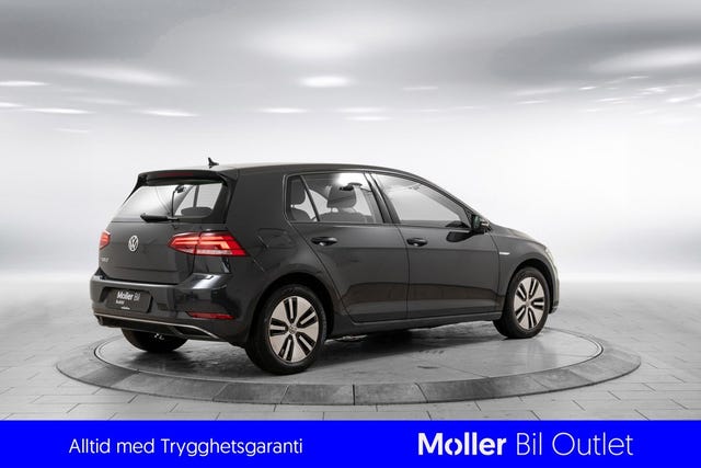 WVWZZZAUZJW911877 2018 VOLKSWAGEN GOLF-4