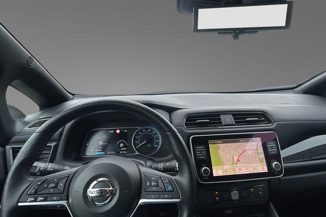 2021 NISSAN LEAF - 18