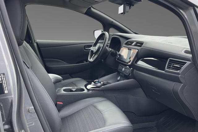 2021 NISSAN LEAF - 11