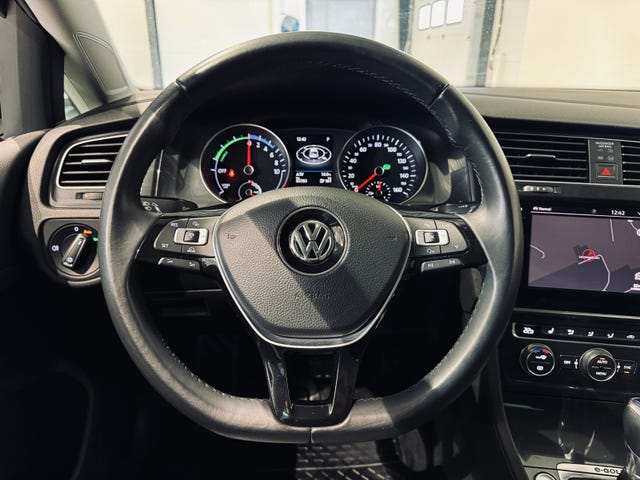 2018 VOLKSWAGEN GOLF - 14