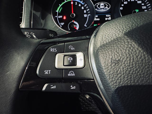 2018 VOLKSWAGEN GOLF - 16