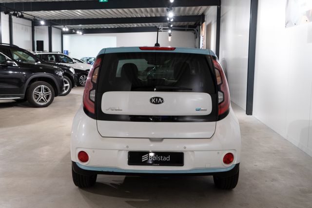 KNAJX81EFH7020609 2017 KIA SOUL-4