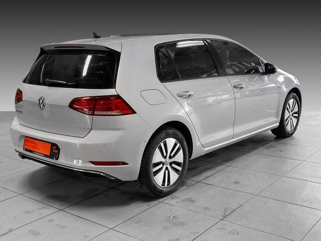WVWZZZAUZJW901622 2018 VOLKSWAGEN GOLF-1