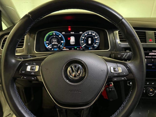 2018 VOLKSWAGEN GOLF - 13