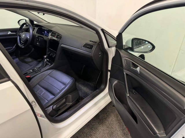 2018 VOLKSWAGEN GOLF - 23