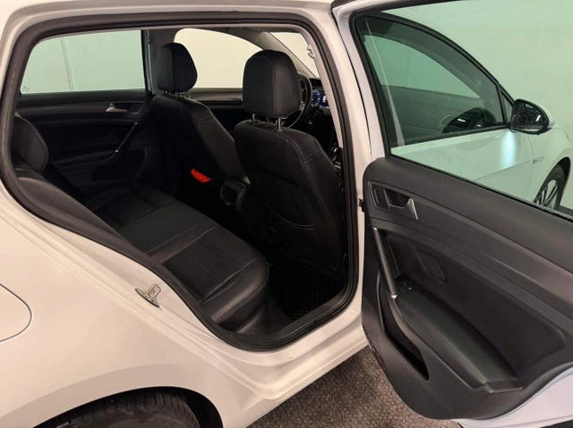 2018 VOLKSWAGEN GOLF - 16