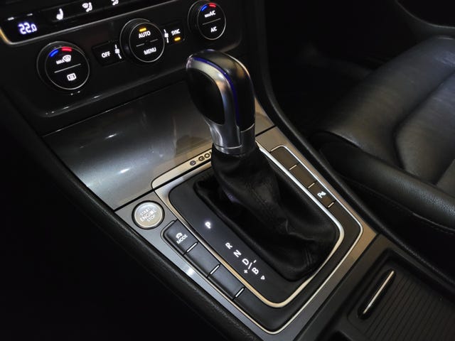 2015 VOLKSWAGEN GOLF - 24