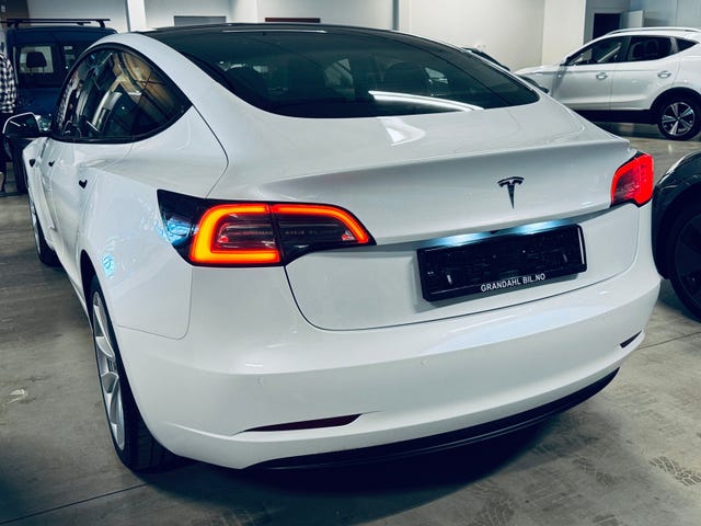 LRW3E7FA6MC228562 2021 TESLA MODEL 3-3