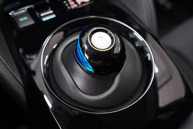 2022 NISSAN LEAF - 29