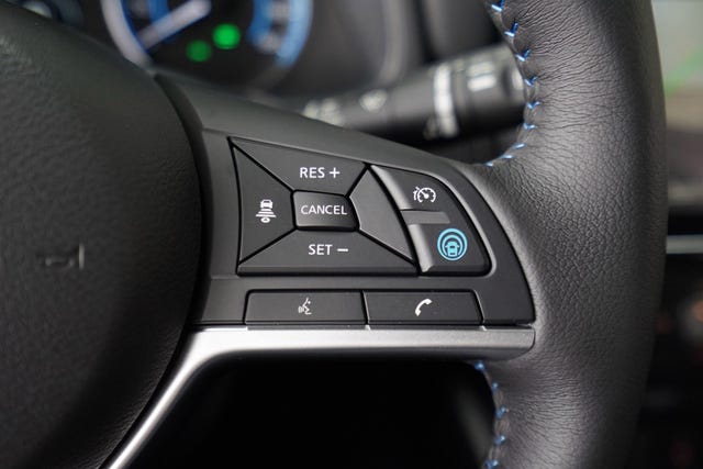 2022 NISSAN LEAF - 25