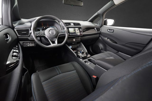 2022 NISSAN LEAF - 16